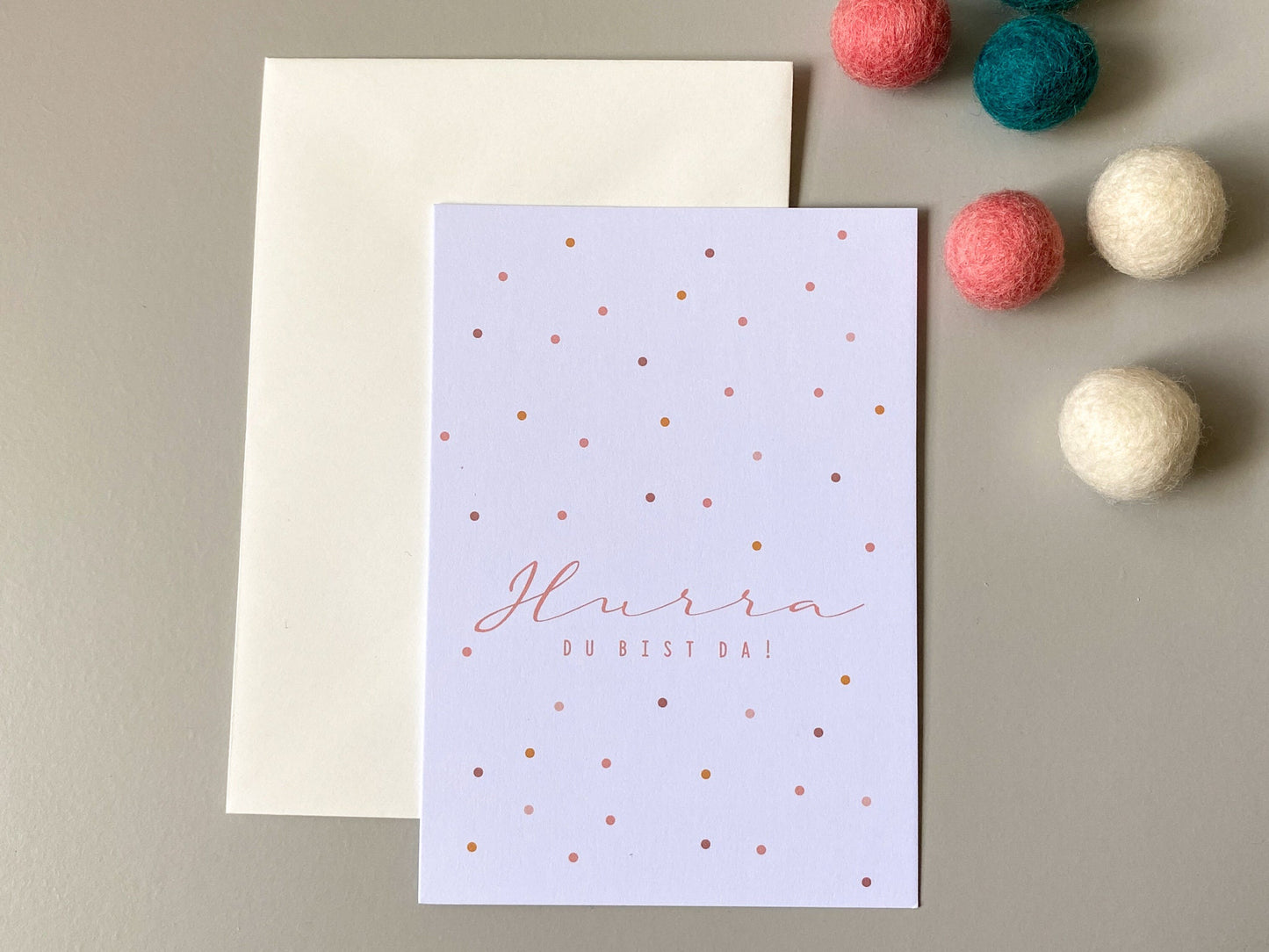 Postkarte "Hurra! Du bist da" mit Konfetti, exklusive Grußkarte für jeden Anlass, Geburt