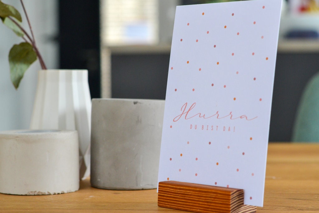 Postkarte "Hurra! Du bist da" mit Konfetti, exklusive Grußkarte für jeden Anlass, Geburt