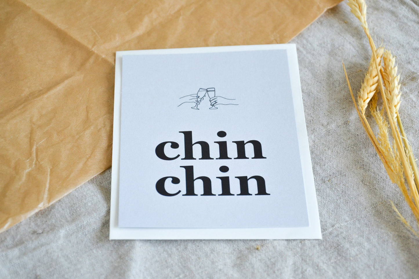 Postkarte „chin chin“ exklusive Grußkarte für jeden Anlass, Freundschaft, minimalistisch