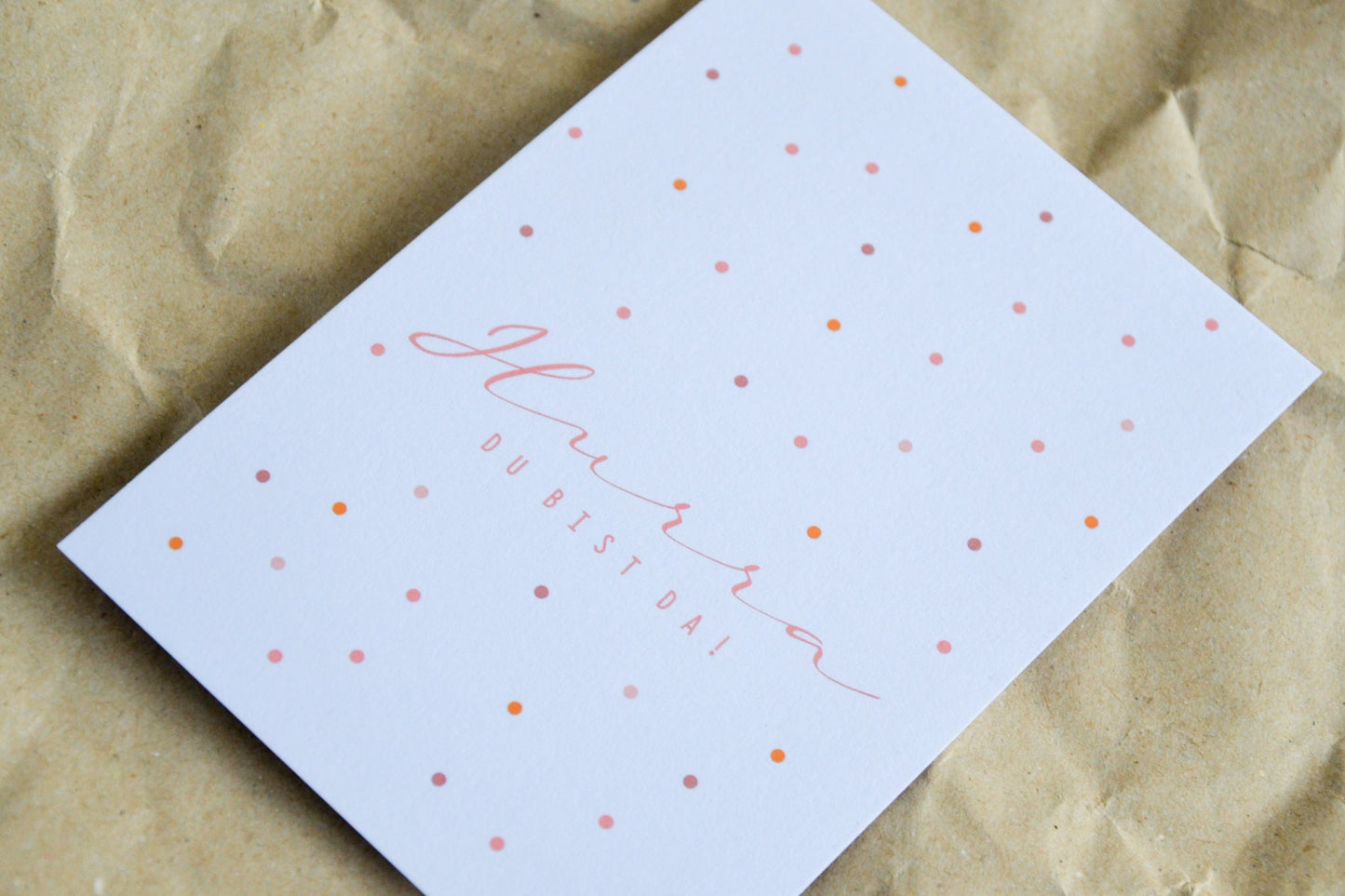 Postkarte "Hurra! Du bist da" mit Konfetti, exklusive Grußkarte für jeden Anlass, Geburt