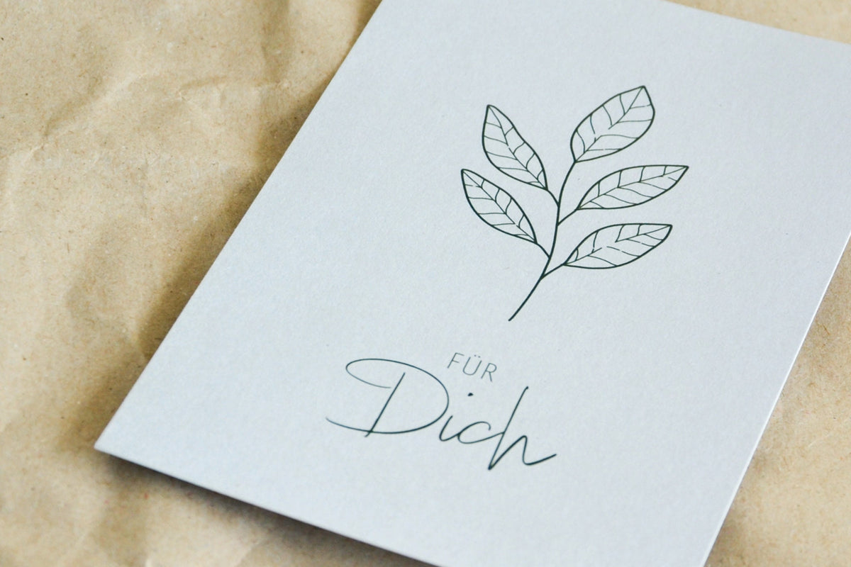 Postkarte "Für Dich" | Grußkarte mit grünem Blattzweig | Recyclingpapier