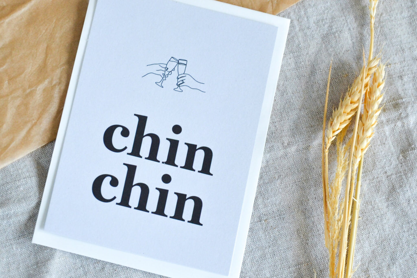 Postkarte „chin chin“ exklusive Grußkarte für jeden Anlass, Freundschaft, minimalistisch