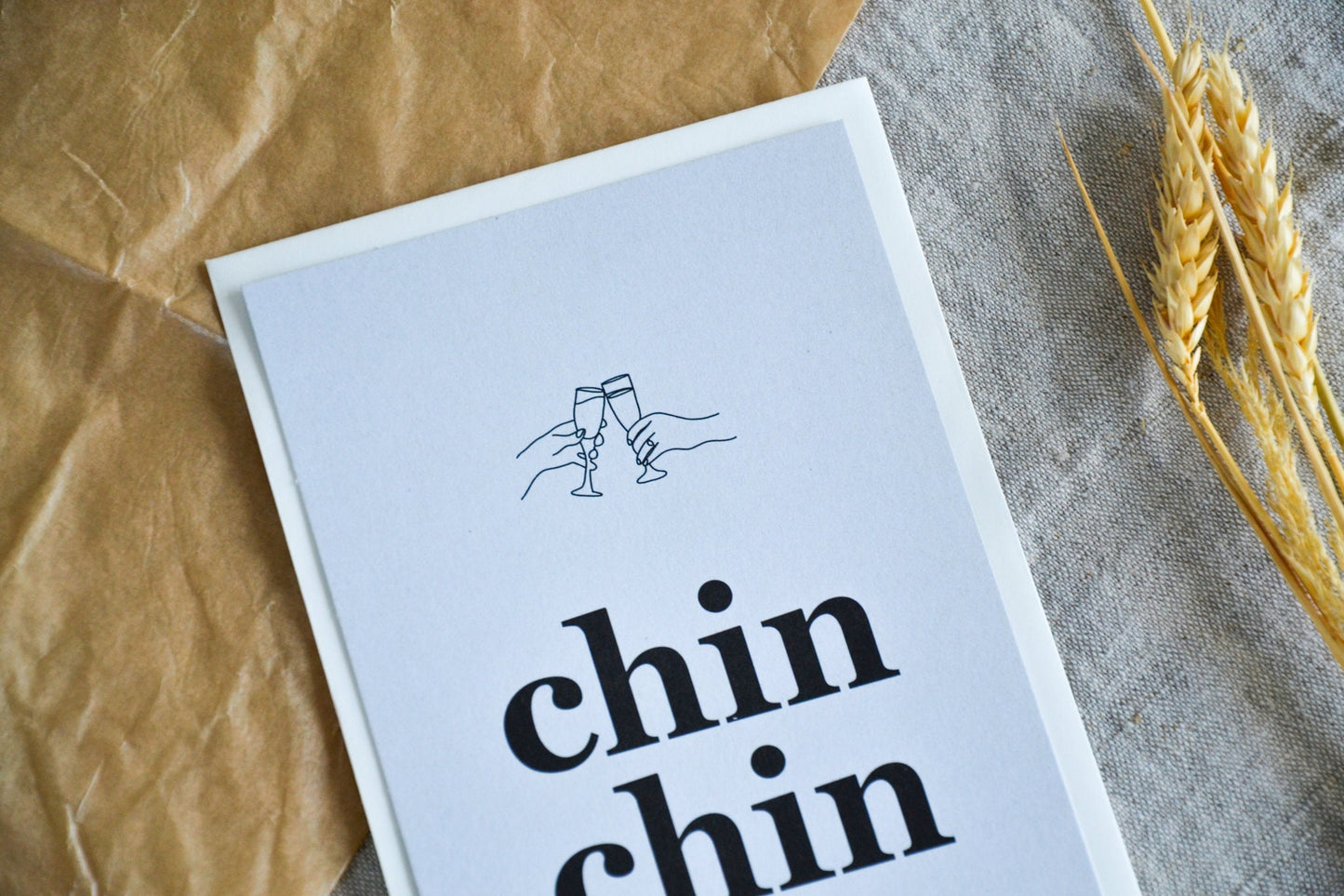 Postkarte „chin chin“ exklusive Grußkarte für jeden Anlass, Freundschaft, minimalistisch